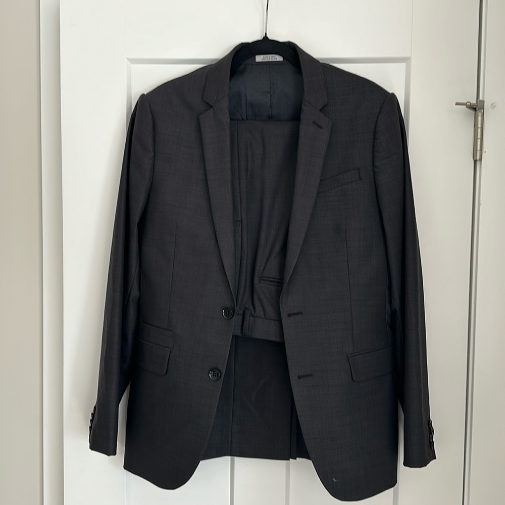 Men’s Express Charcoal Suit